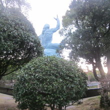 裏ルートから突如として発見した祈念像。この瞬間がたまらない！