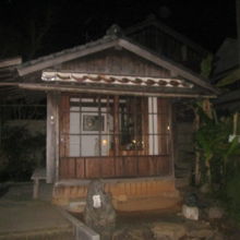 夜の如己堂の様子
