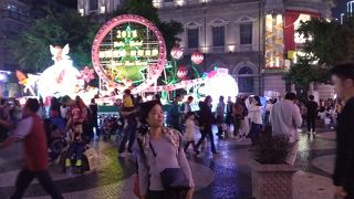 白い美しい建物