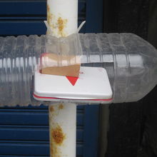 ペットボトル（大）をくり抜いてスタンプ台を設置している所も！