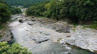 巨岩が多く風光明媚な風景
