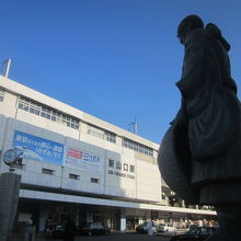 山頭火には寧ろ在来線の旅の方が似合うような気がするけど…。