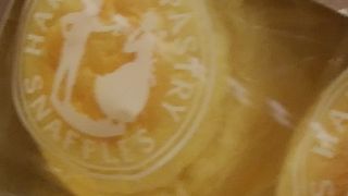 チーズオムレット売ってます