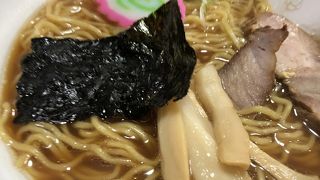 深夜までやっているお蕎麦屋さんのラーメンがうまい