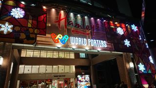 みなとみらいのショッピングモール。