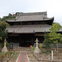 ボタンで知られる寺院