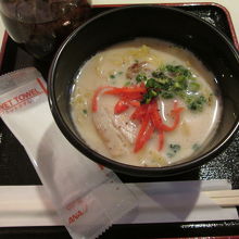 羽田空港国際線 ANAラウンジ (110番ゲート付近)