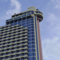 周りには高い建物がないので、ホテルは見つけやすいです