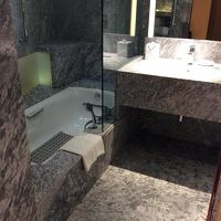 大き目のバスタブ