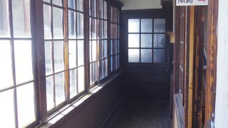 旧八幡郵便局の二階