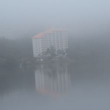 しばらくしたら薄ぼんやり対岸が