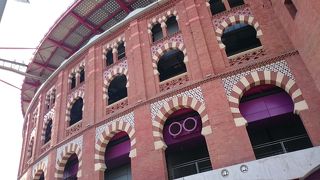 現在はショッピングセンターに生まれ変わっています