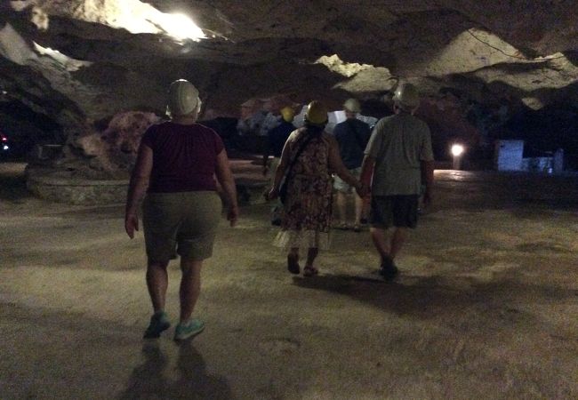 海賊の宝物の隠し場所　Green Grotto Caves