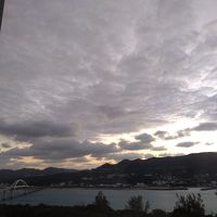 明け方の部屋からの長め