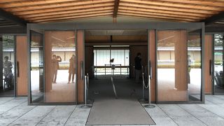 日中と夜間訪問