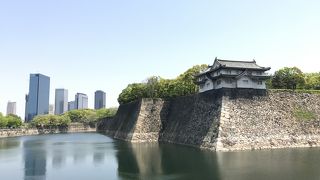 西外堀から眺める。