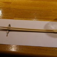 箸置きは干し小魚を使っていました