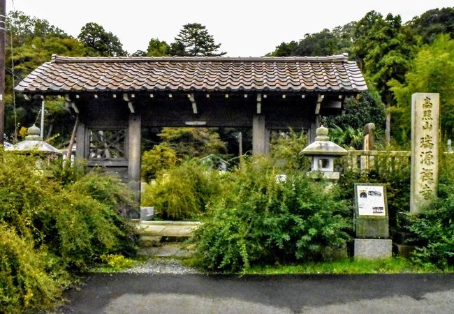 本堂は福井城の遺構