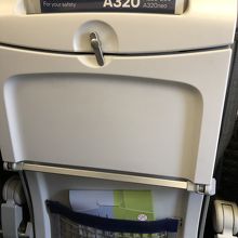 ミュンヘン-マルタの座席。モニターはなし。