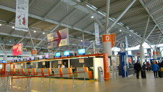 シンプルな構造「ワルシャワショパン空港」