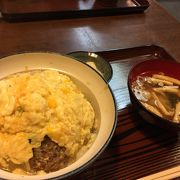 変わったカツ丼