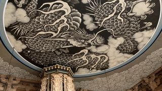 大きなお寺で見所満載