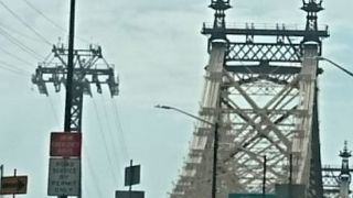 マンハッタンに入ると言う実感が沸いてくる美しい鉄橋