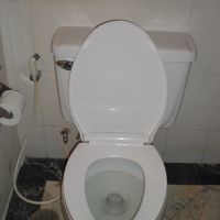 トイレもきれいです。床が低いのですが、排水も問題ありません。