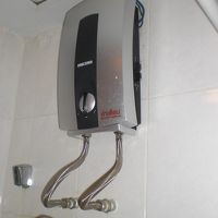 シャワーの温水器です。熱水が出ますし、温度調節もしっかりＯＫ