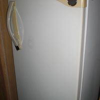 大型冷蔵庫もあります。やや古いかもしれませんが、きちんとＯＫ