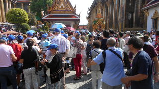 ワットプラケオ、激混み