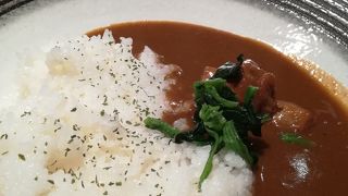 安いカレーだ！でも美味しいよ。
