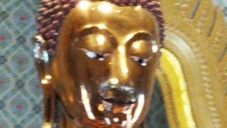 ワットトライミット、黄金の仏様