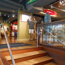 クイックシルバーワイキキビーチウオーク店内