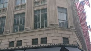 店名のとおり、五番街にあります。