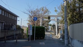 坂の上夕陽丘には　愛染堂さんと大江神社