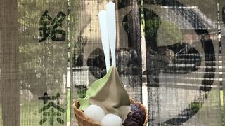 本店よりも並ばずOK、食べ歩きにもいいです