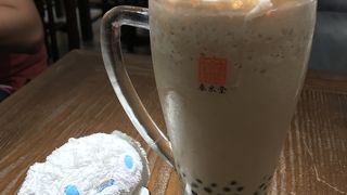 タピオカミルクティを