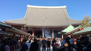 あの素敵な屋根瓦、実はチタン・・