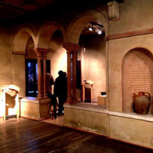 右奥が有名な窓です