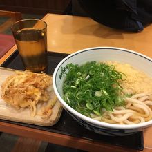 かき揚げうどん大盛
