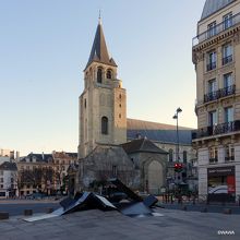 ケベック広場の彫刻