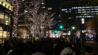 行幸通りイルミネーションへの入口