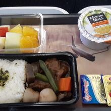 羽田⇒ミネアポリス2回目の機内食