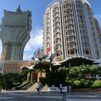 正面はカジノ側、ここでは葡京酒店と書いてあるので採用。