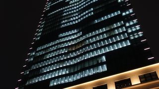 東京駅の周辺で最も好きなビルです