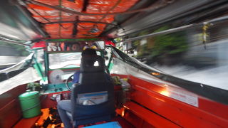 夕方は渋滞を避けるためにボートに乗る