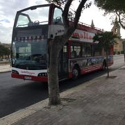 バレッタの旧市街への入り口にある大きなバスステーションです