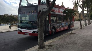 バレッタの旧市街への入り口にある大きなバスステーションです