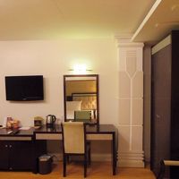 デスクまわりも余裕あり。